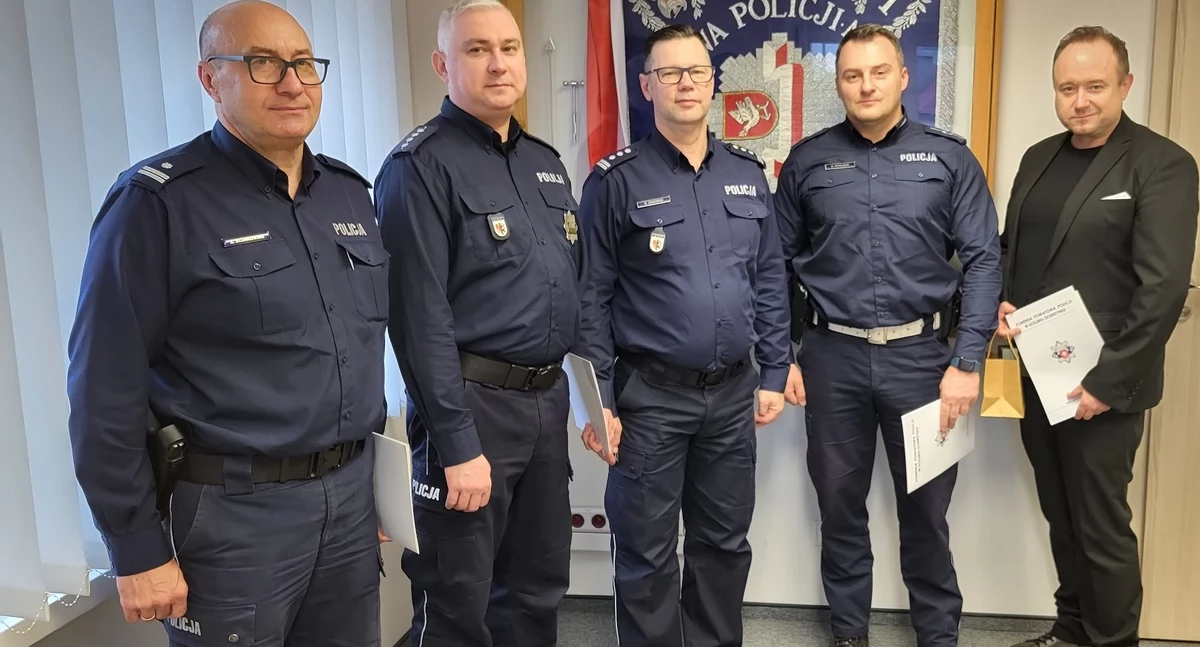 Komunikaty i profilaktyka, policji dziesiątek - zdjęcie, fotografia