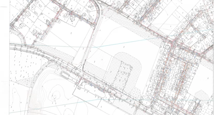 Linia kolejowa przecina m.in. Osiedle Leśne w Golubiu-Dobrzyniu