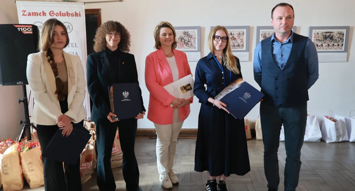 Edukacja, Zdobyli indeksy - zdjęcie, fotografia