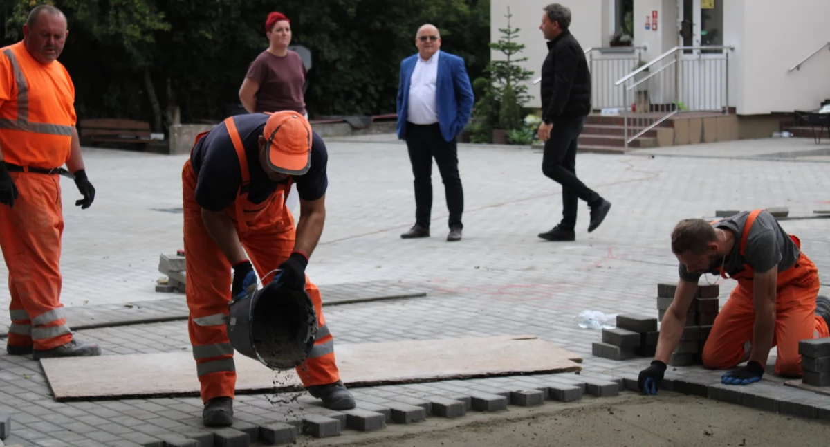 Inwestycje, Remonty tylko drogach - zdjęcie, fotografia