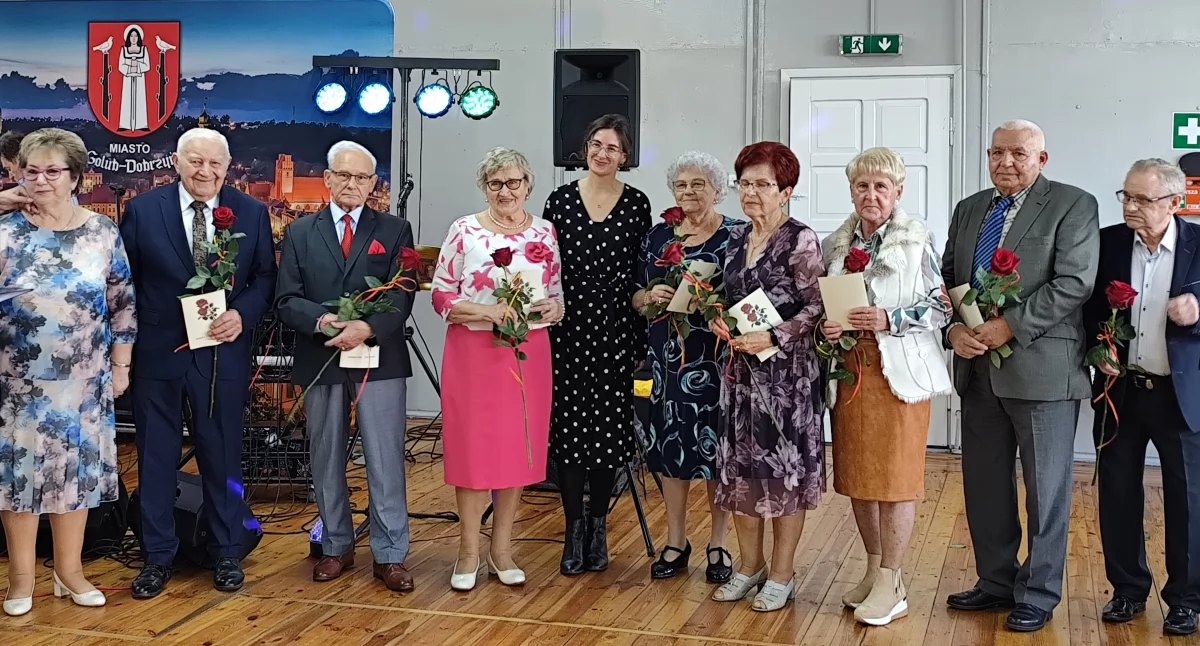 Wydarzenia lokalne, Integrowali okazji seniora - zdjęcie, fotografia