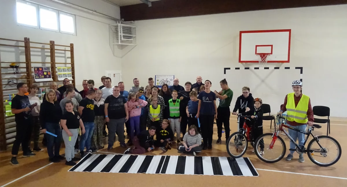 Stowarzyszenia i organizacje, trosce bezpieczeństwo uczniów - zdjęcie, fotografia