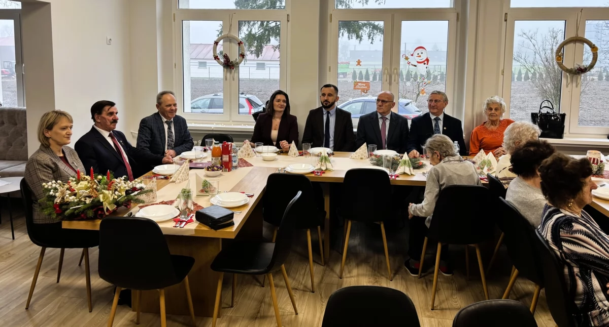 Stowarzyszenia i organizacje, seniorów Dulsku otwarty - zdjęcie, fotografia