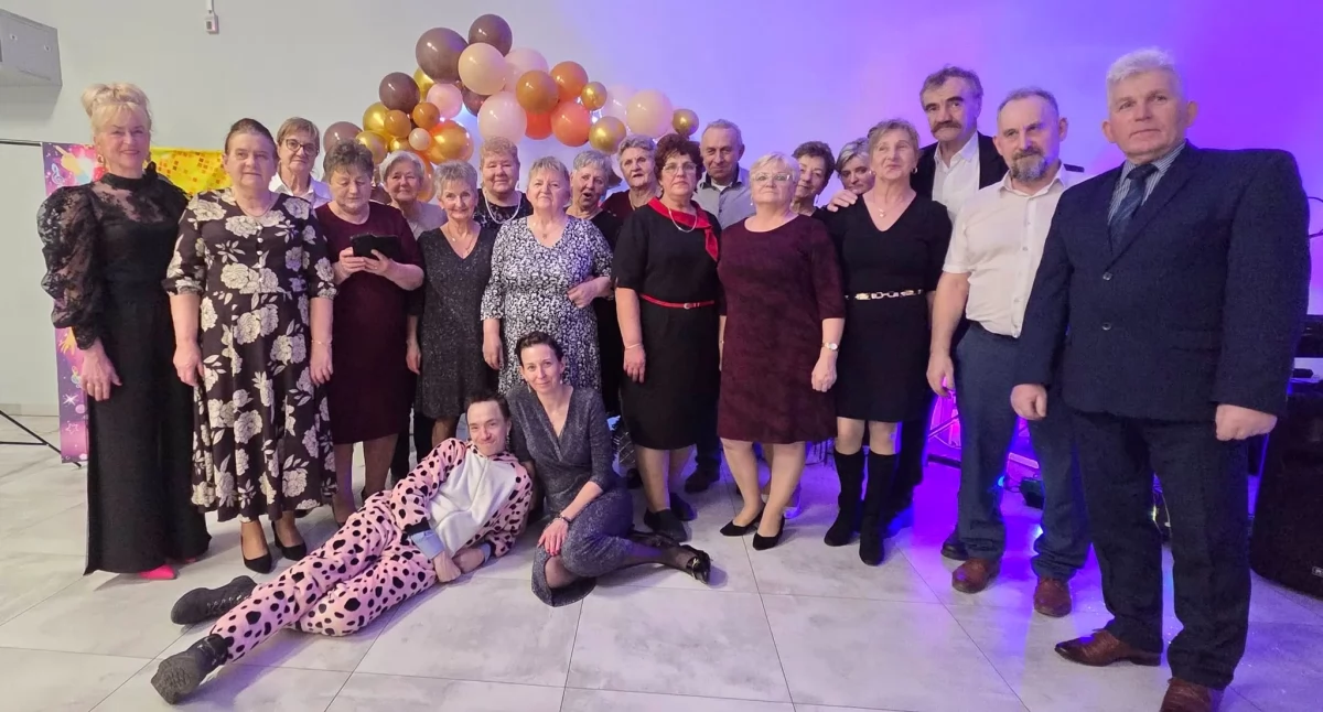 Wydarzenia lokalne, Seniorzy Klonowa pełni energii - zdjęcie, fotografia