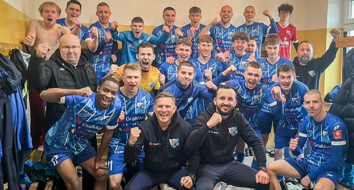 Piłka nożna, Drwęca wiosennej - zdjęcie, fotografia