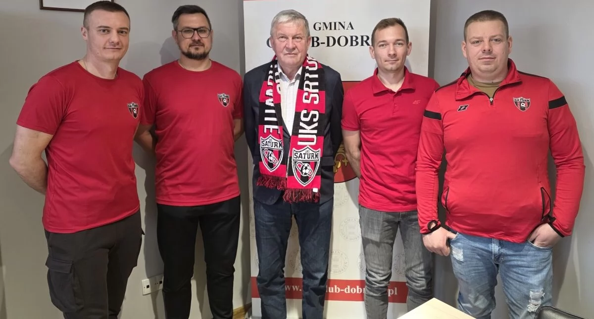 Piłka nożna, Ambitne plany Saturna Ostrowite - zdjęcie, fotografia