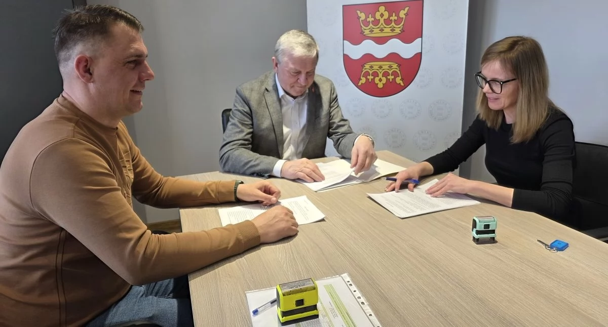 Inwestycje, Wyremontują orlik Ostrowitem - zdjęcie, fotografia