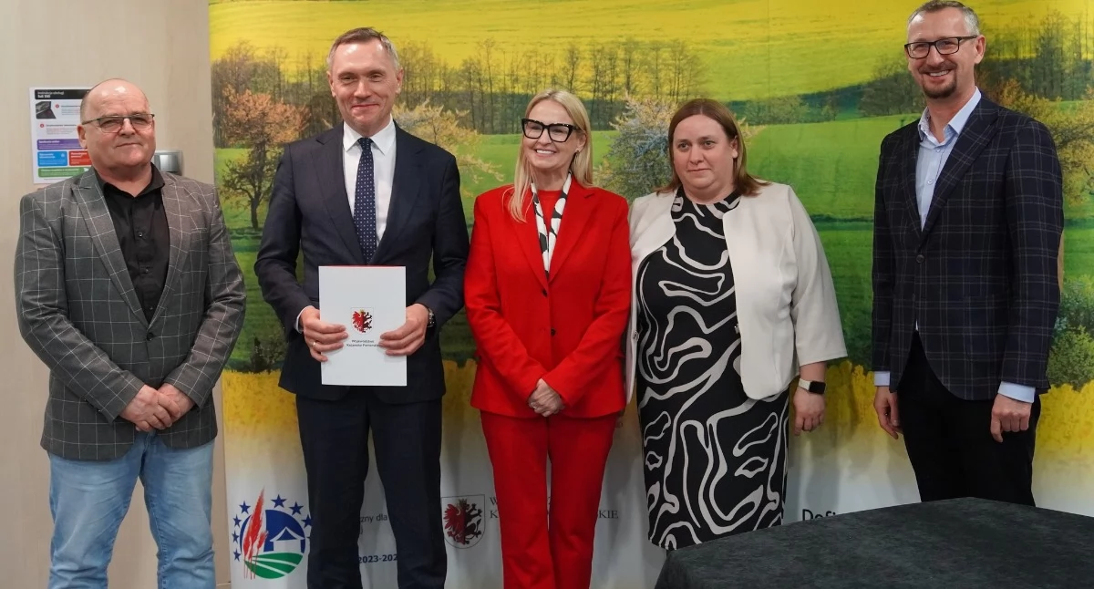 Inwestycje, chodniki Koppa - zdjęcie, fotografia