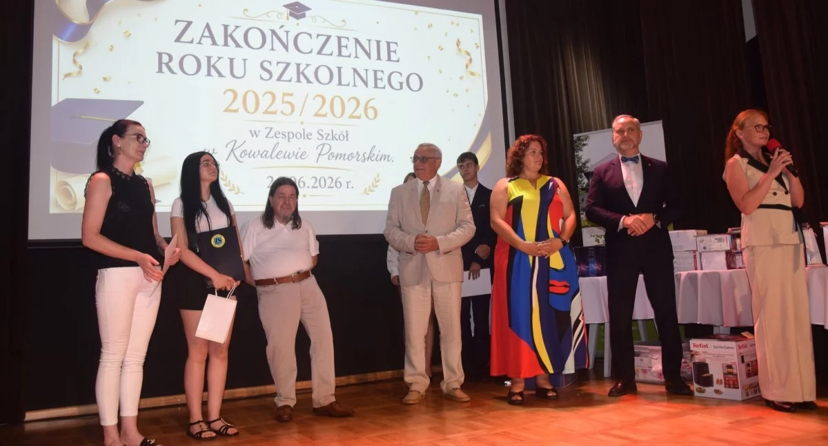 Edukacja, szkolny historia uczniowie wakacjach - zdjęcie, fotografia