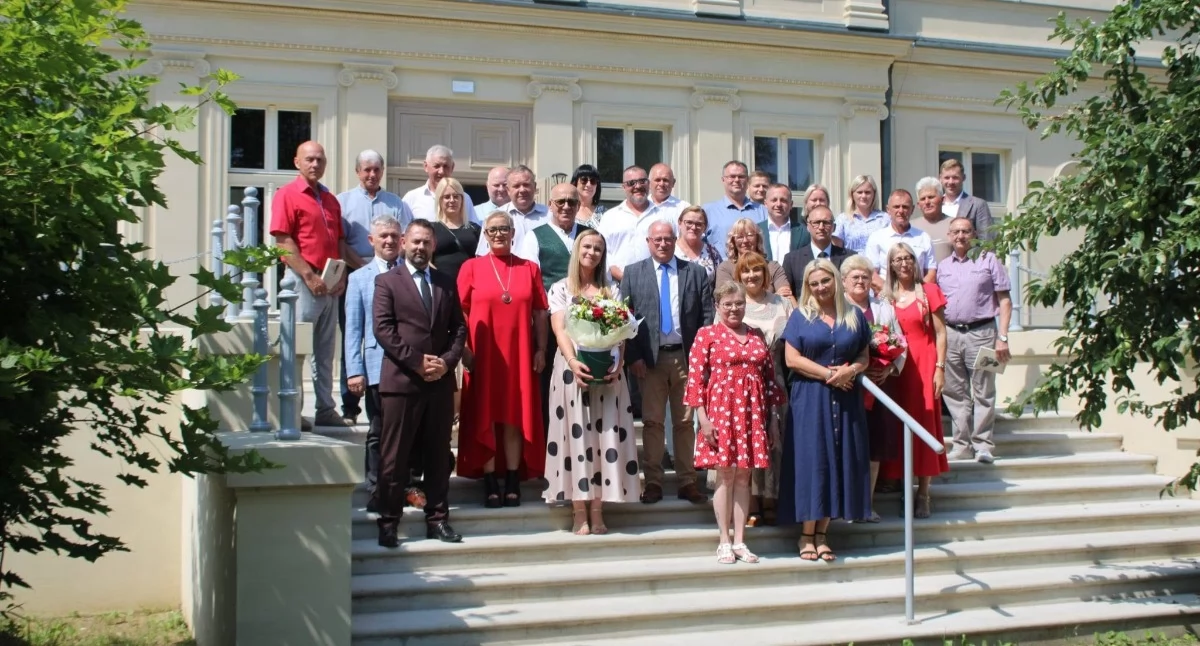 Samorządy Gminne, Pełne zaufanie wójta Zbójnie - zdjęcie, fotografia