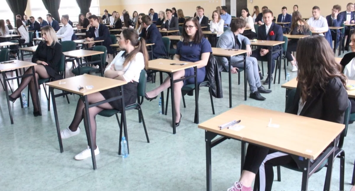 Edukacja, „Dwójka” lepiej kraju - zdjęcie, fotografia