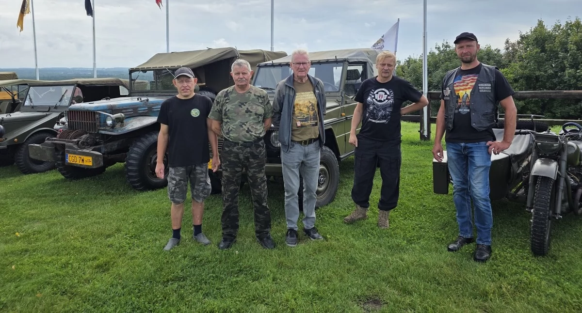Wydarzenia lokalne, pasjonatów militariów motoryzacji [zdjęcia] - zdjęcie, fotografia