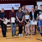 Pedagog Janina Ciemniak i dyrektor Bogdan Oskwarek dziękowali za zaangażowanie