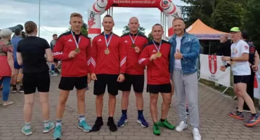 Pobiegli o wschodzie słońca