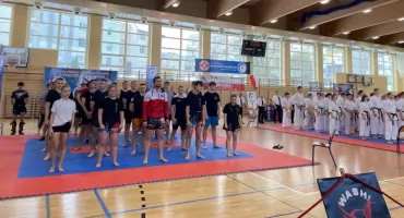 13 medali dla karateków
