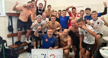 GKS gromi rywali i jest liderem B-klasy